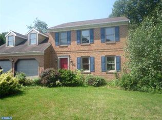 9 E Horseshoe Dr, Stevens, PA 17578