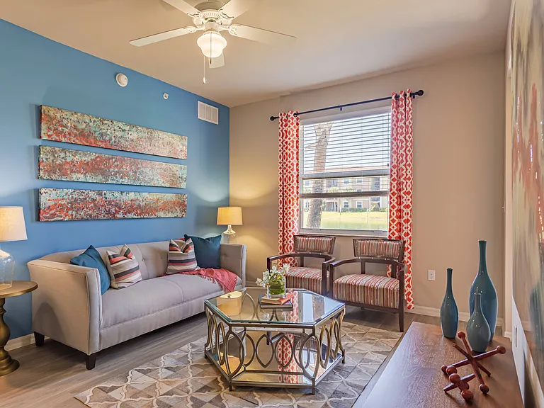 Colonial Commons — Photo 19