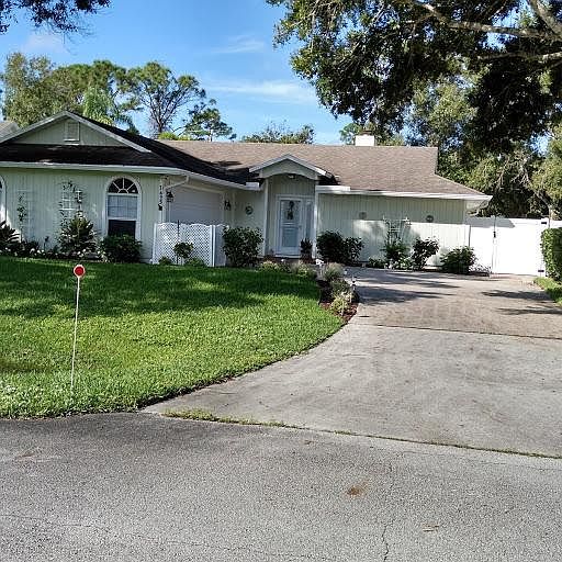 1st image of 1425 33rd Ave SW