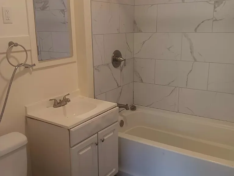 1032 Campbell Ave #3 — Photo 4