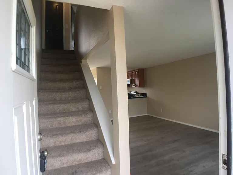 205 21st Pl SE #A — Photo 2