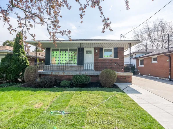 23 Tyrone Dr, Hamilton, ON L9C 2M6