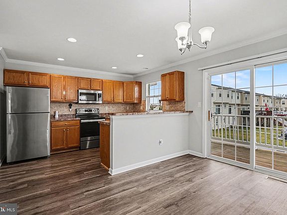 5th image of 270 Kentshire Dr