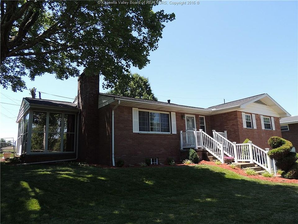 1st image of 1919 Oakridge Dr