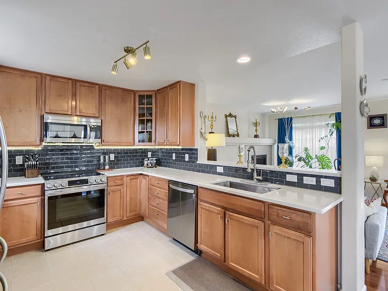 7526 S Quatar Way — Photo 8