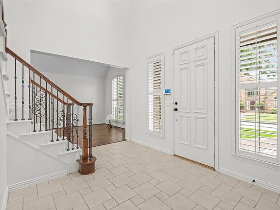 4th image of 3325 Edwards Dr
