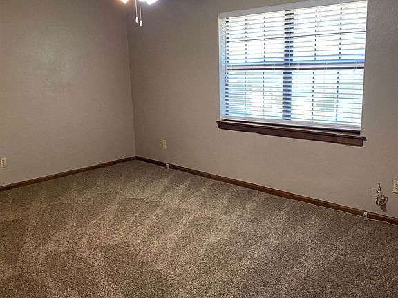5th image of 805 Pine St