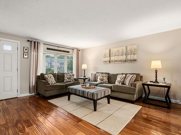 4th image of 21 Welch Rd Unit 21
