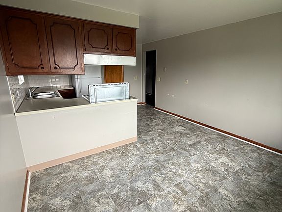 2nd image of 574 S Transit St #8