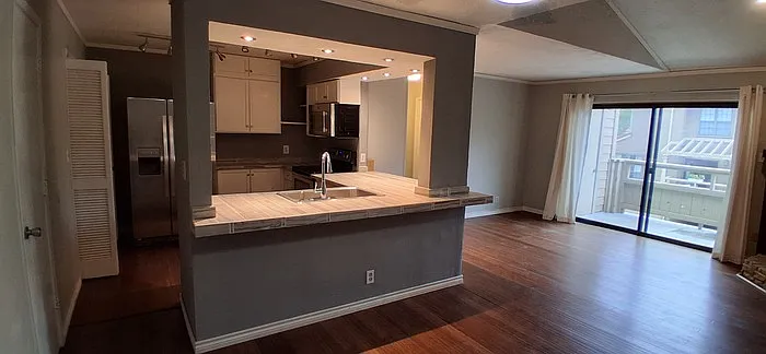 5200 Martel Ave #1 — Photo 4