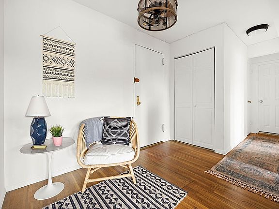 2nd image of 400 E 17th St APT 704