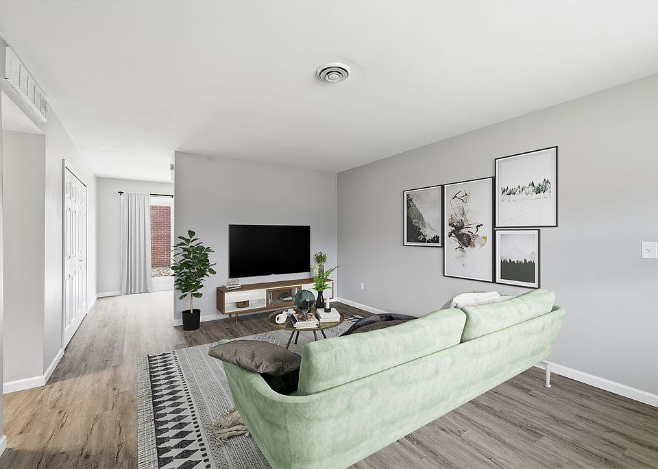 1st image of 113 Lasalle St #3