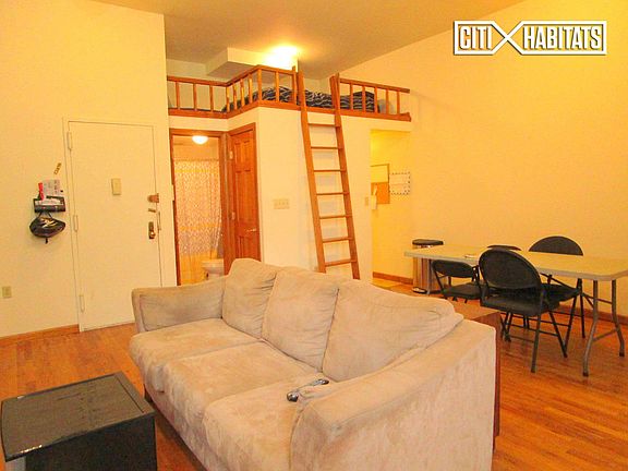 4th image of 109 W 74th St APT 2R