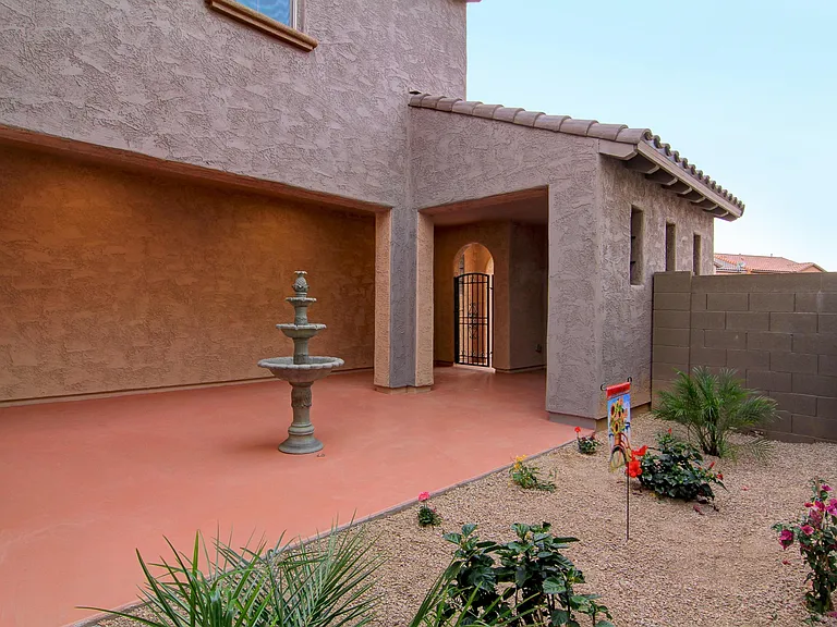 3607 E Salter Dr — Photo 4