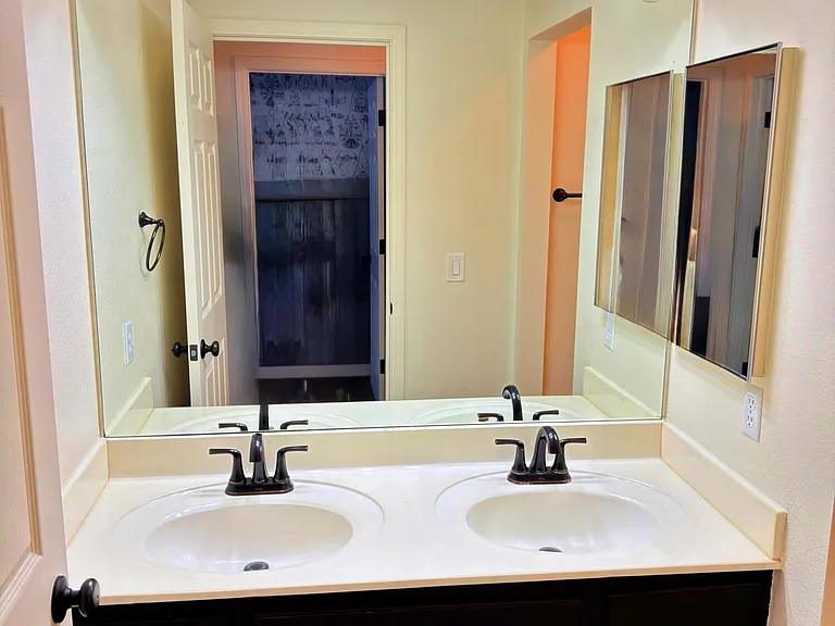 808 N Winthrop Cir — Photo 25