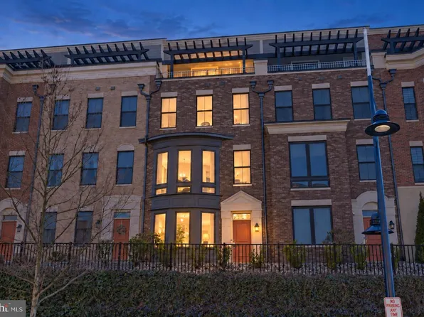504 Riversail Ln #436, Oxon Hill, MD 20745