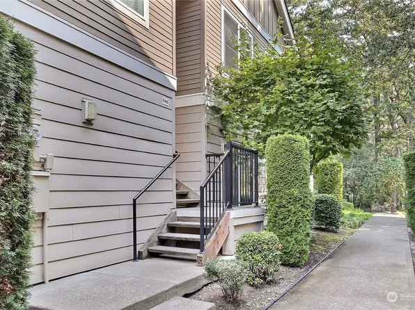 2143 Hammond Avenue #E-10, Dupont, WA 98327