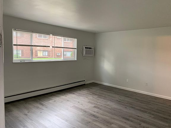 3rd image of 6605 Dublin Loop W APT 1