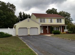 12 Dakota Ct, Holmdel, NJ 07733