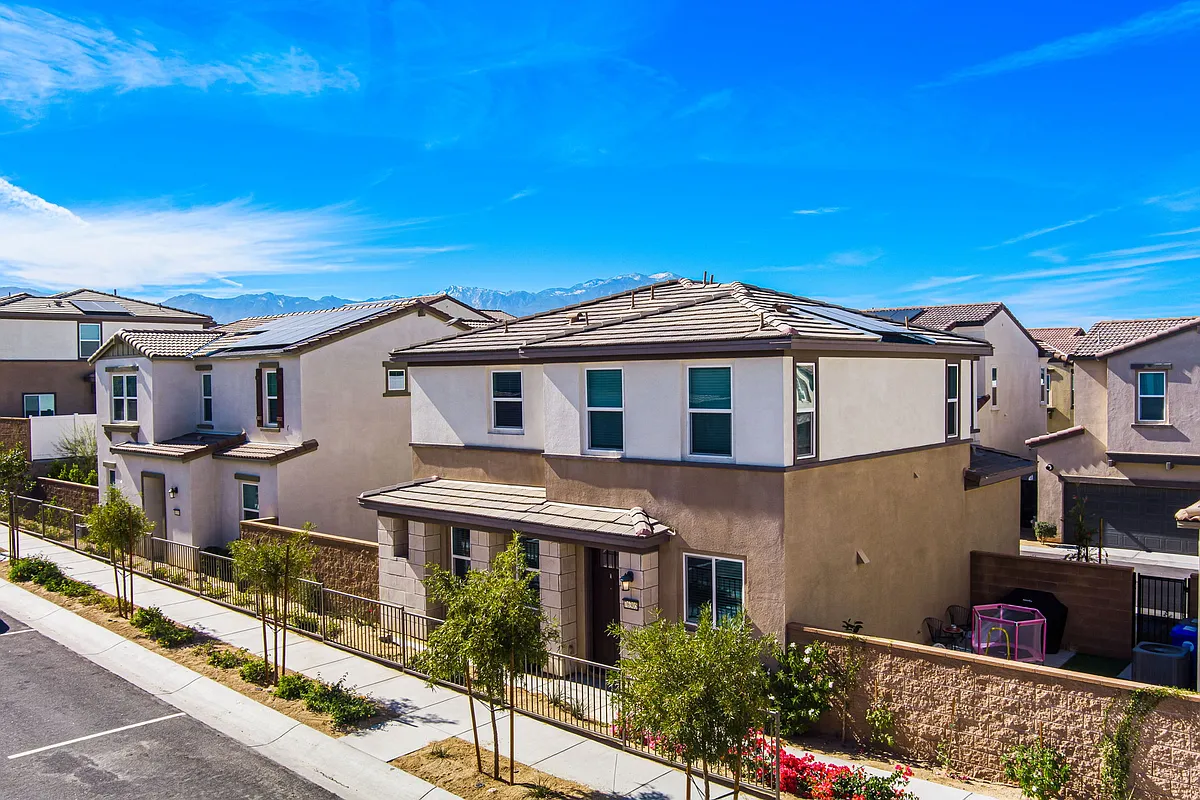 Building Photo - 76305 Columbia Dr