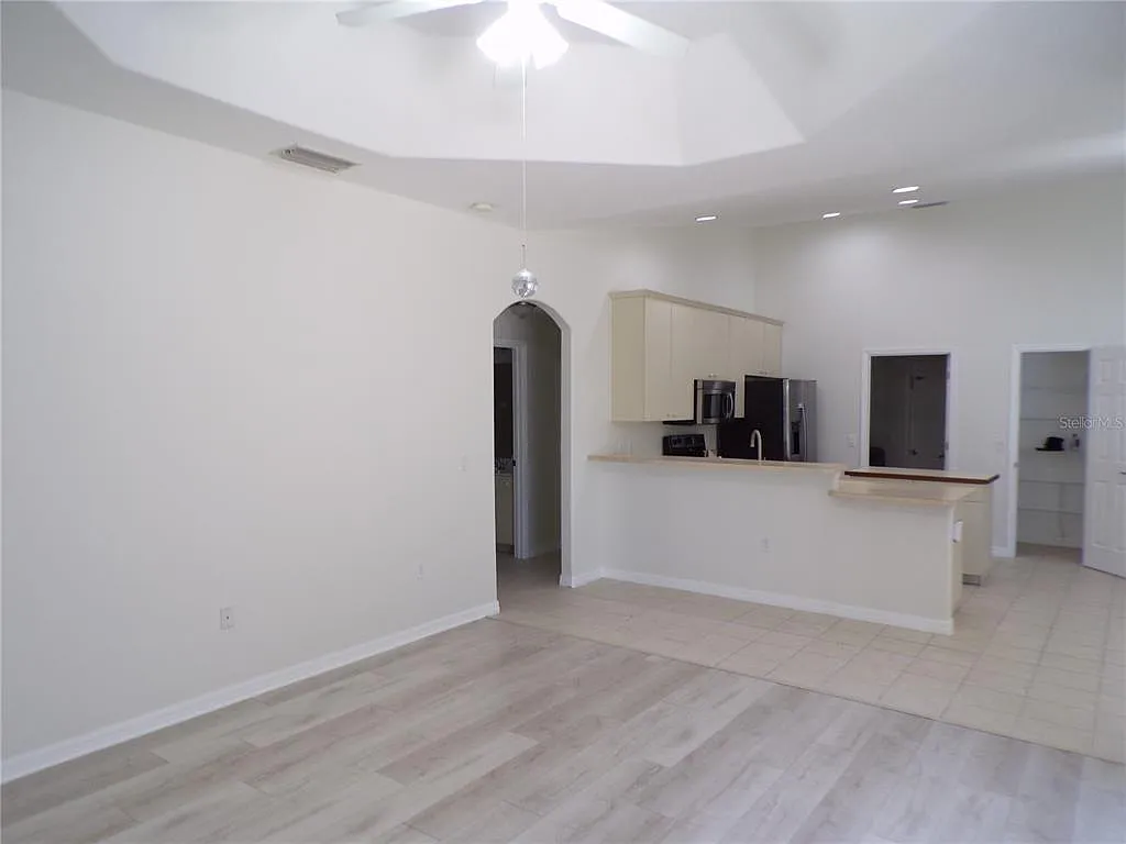 3 bed, 2.0 bath, 1863 sqft, $1,995 — Photo 4