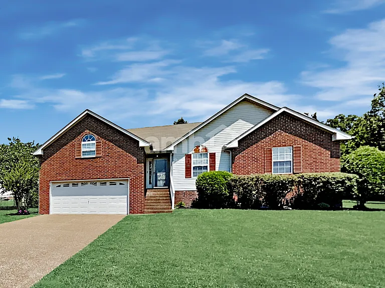 1219 Murray Ct — Photo 1