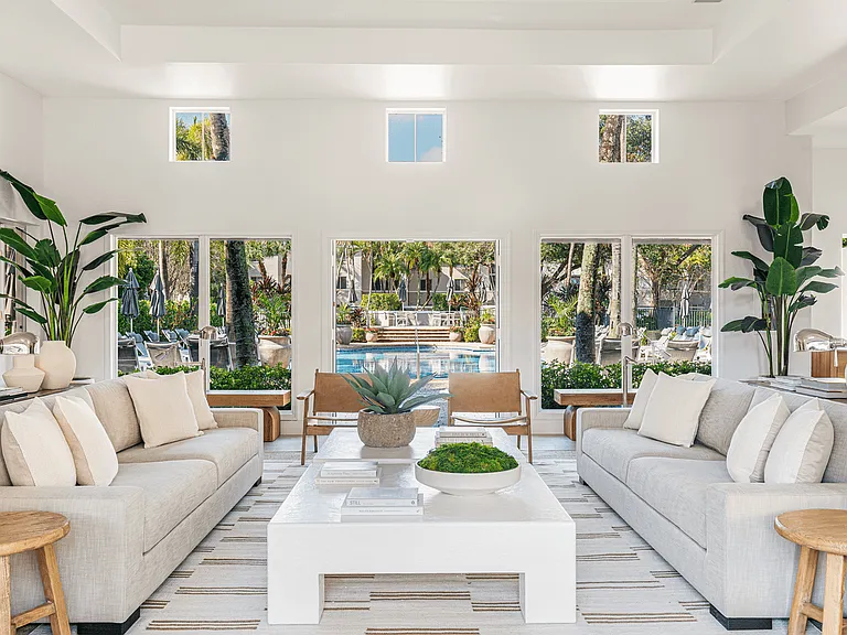 Coconut Palm Club Apartments — Photo 15