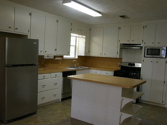 4th image of 1119 Southwood Dr