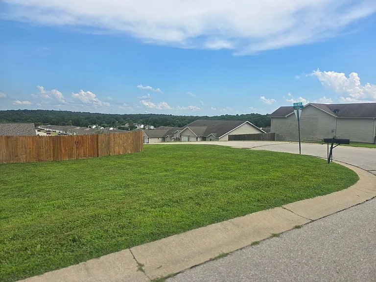 161 Lyle Curtis Cir — Photo 34