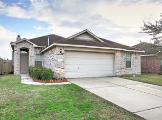 225 Splintered Arrow Dr, La Marque, TX 77568