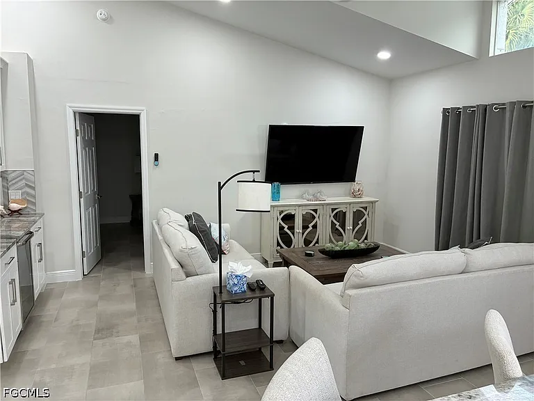 16126 Kelly Woods Dr — Photo 12