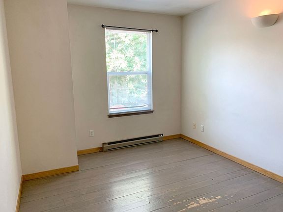 3rd image of 209 W Mulberry St APT 6
