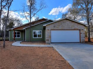 103 Naalehu Ct, Bastrop, TX 78602