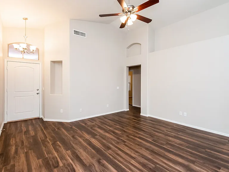10036 E Capri Ave — Photo 3
