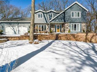 7813 N Gate Rd, Roscoe, IL 61073