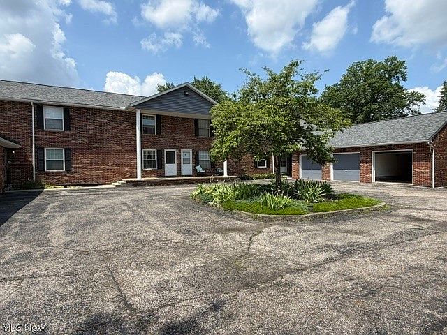 1st image of 533 Valley Dr #B-5