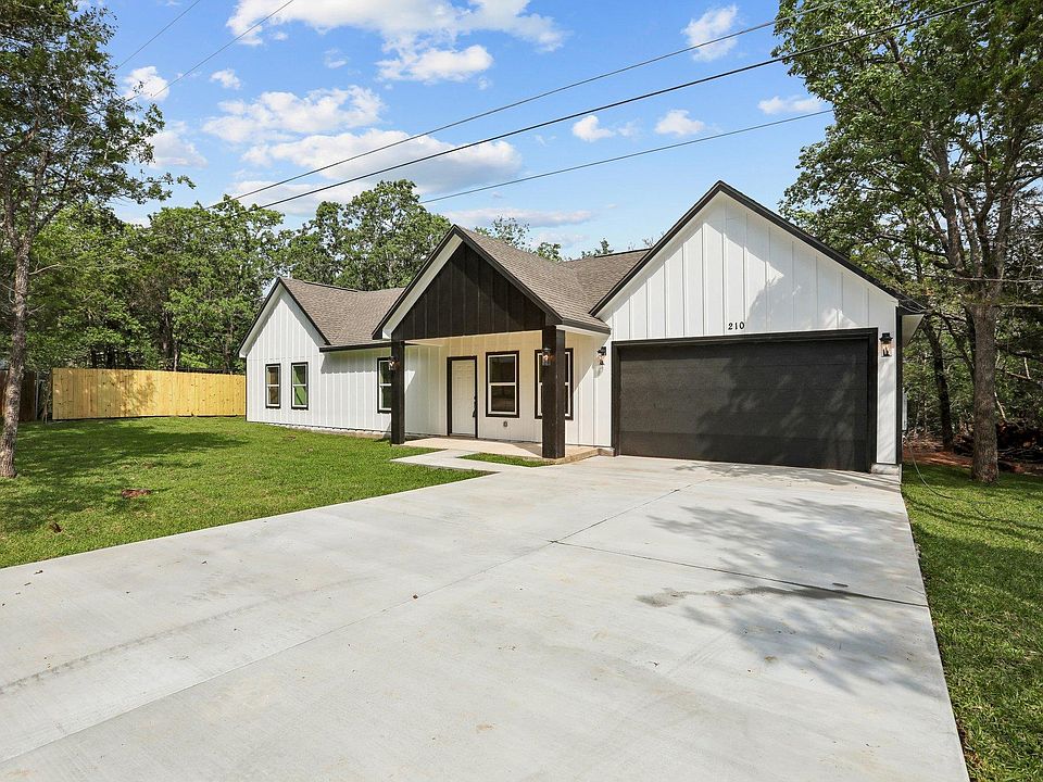 1st image of 210 Flint Ridge St