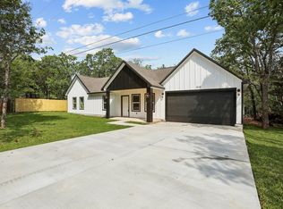 210 Flint Ridge St, Bastrop, TX 78602