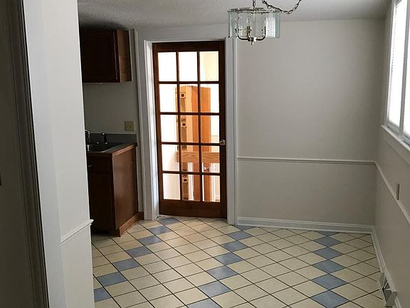 3rd image of 1938 W 21st St #1