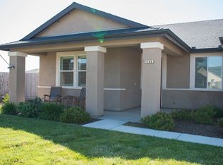 1385 W Willis Ct, Hanford, CA 93230