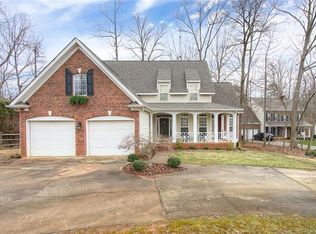 3121 Firewood Dr, Matthews, NC 28105