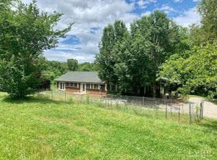 10433 Stewartsville Rd, Vinton, VA 24179