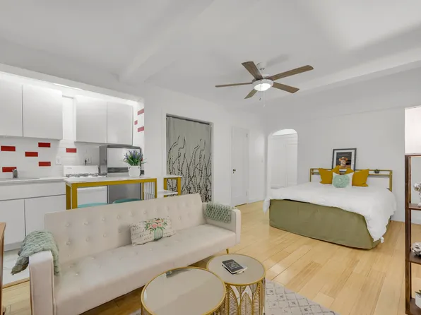 140 East 40th Street image 1 of 19