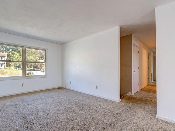 3rd image of 2964 Emissary Dr
