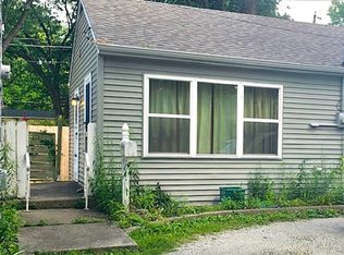 1001 E Washington St #1/2, Urbana, IL 61801