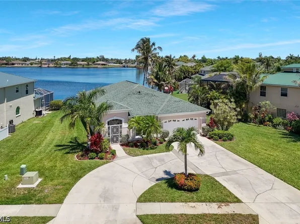 1726 Emerald Cove Cir, Cape Coral, FL 33991