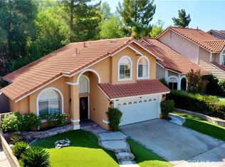 28786 Shadow Valley Ln, Saugus, CA 91390