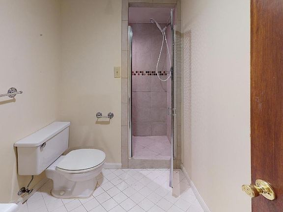 4th image of 4810 Broad Brook Dr