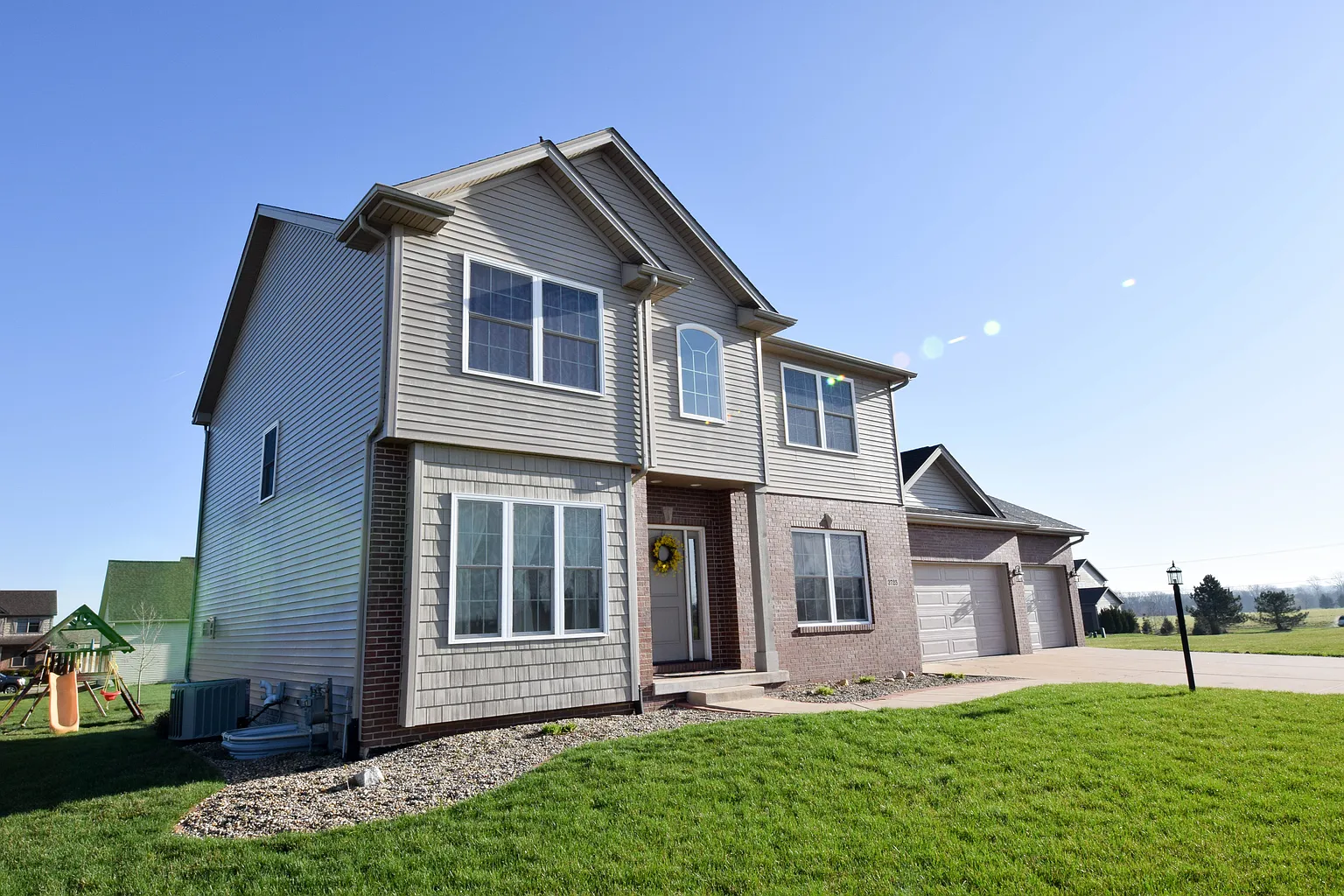 3725 W Thistle Ln photo 1
