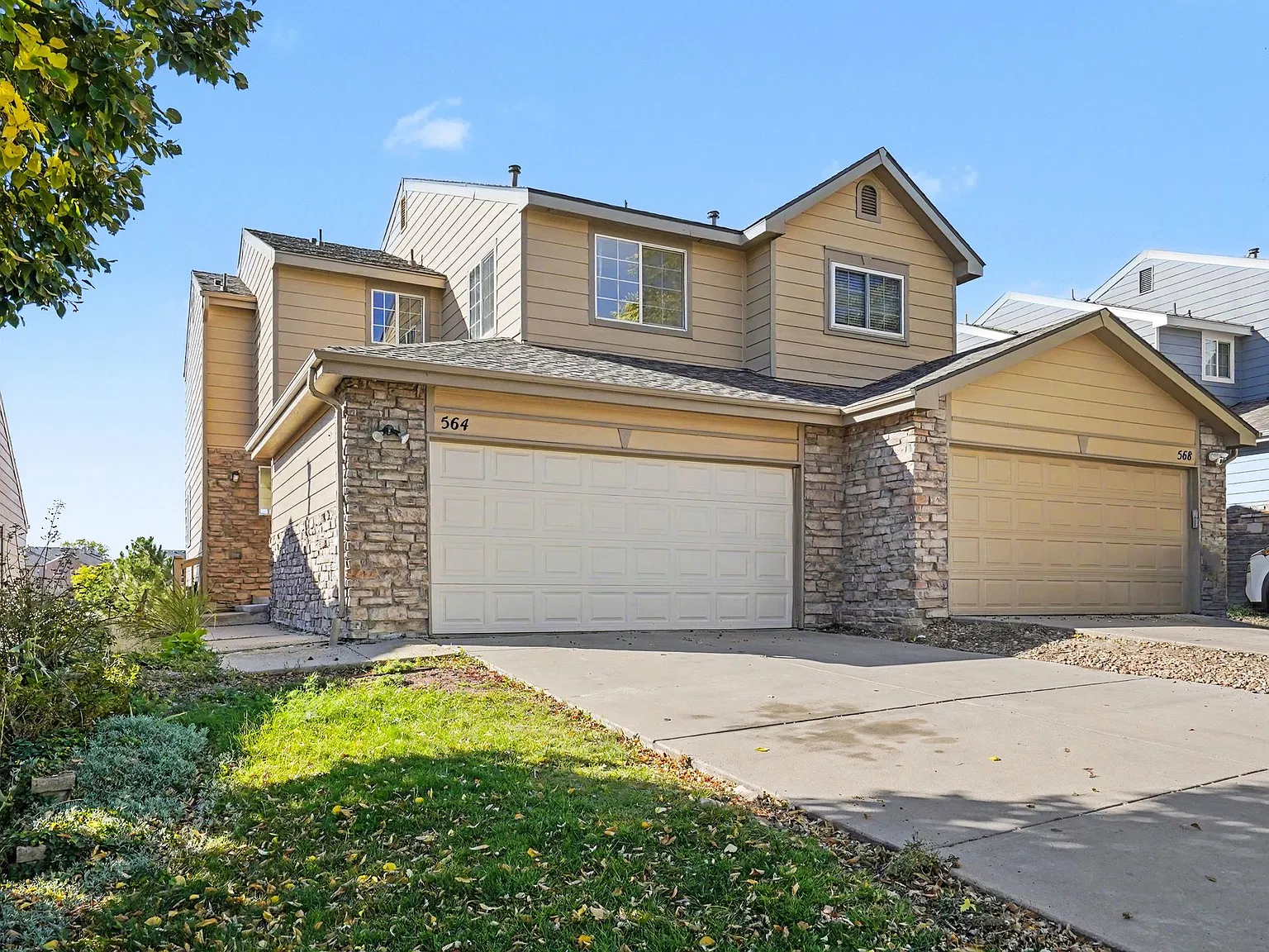 3 bed, 2.5 bath, 1443 sqft, $2,500 — Photo 3